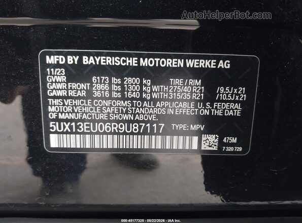 5UX13EU06R9U87117 2024 BMW X5 Black Vista del compartimento del motor