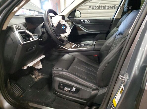 5UX23EM00P9R84231 2023 BMW X7 Gray Front interior view
