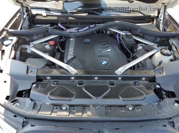 5UX23EM01R9S30189 2024 BMW X7 White Widok komory silnika