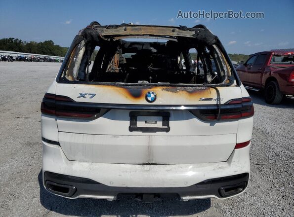 5UX23EM01R9S30189 2024 BMW X7 White Widok z tyłu
