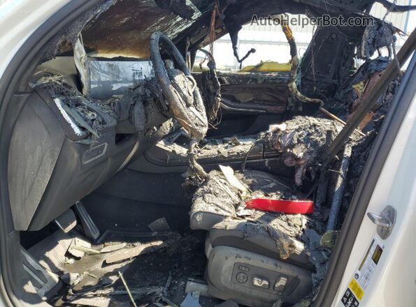 5UX23EM01R9S30189 2024 BMW X7 White Widok wnętrza z przodu