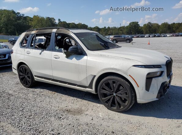 5UX23EM01R9S30189 2024 BMW X7 White Przód prawy