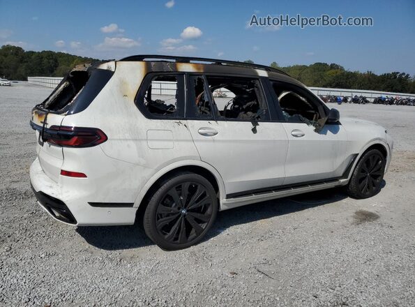 5UX23EM01R9S30189 2024 BMW X7 White Tył prawy