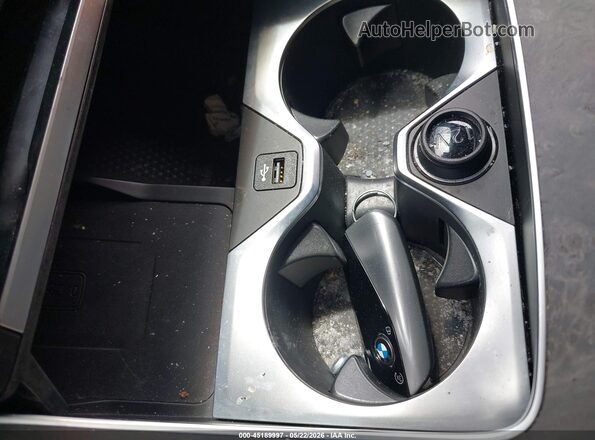 5UX23EM01S9Z59038 2025 BMW X7 Green Widok deski rozdzielczej