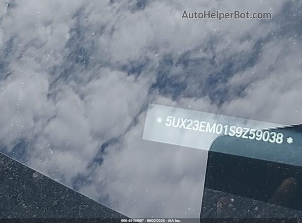 5UX23EM01S9Z59038 2025 BMW X7 Green 