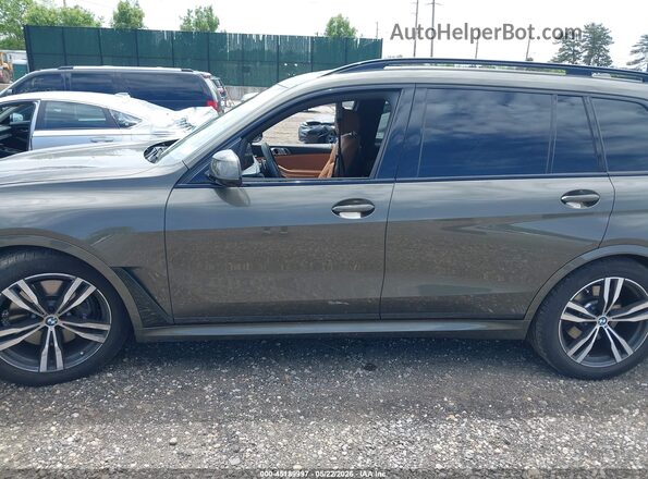 5UX23EM01S9Z59038 2025 BMW X7 Green Widok wnętrza 360 stopni