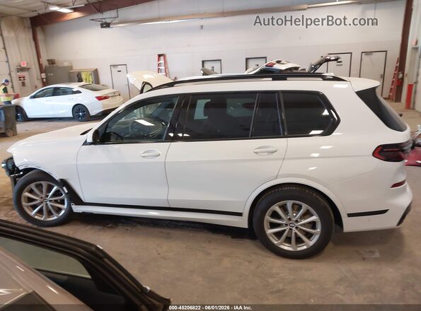5UX23EM02T9300600 2026 BMW X7 White Панорамний вид салону 360°