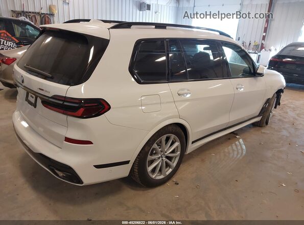 5UX23EM02T9300600 2026 BMW X7 White Задня права чверть