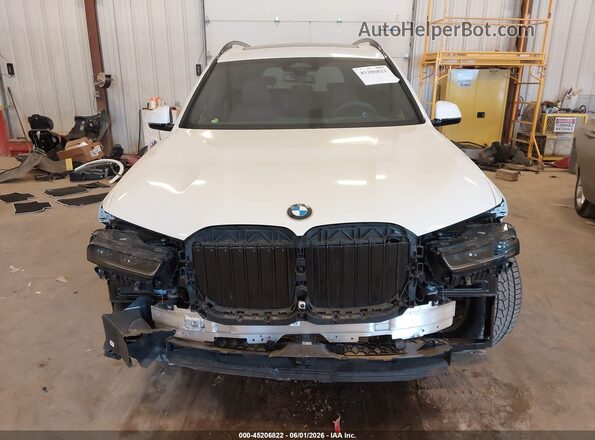 5UX23EM02T9300600 2026 BMW X7 White Вид щитка приладів