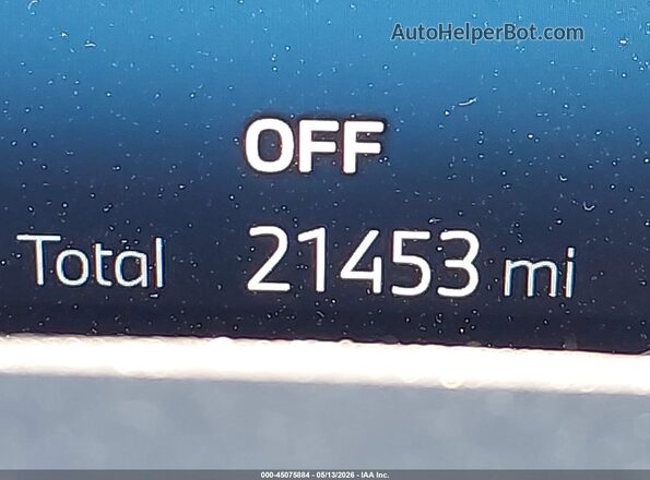 5UX23EM03R9V45818 2024 BMW X7 Light Blue 