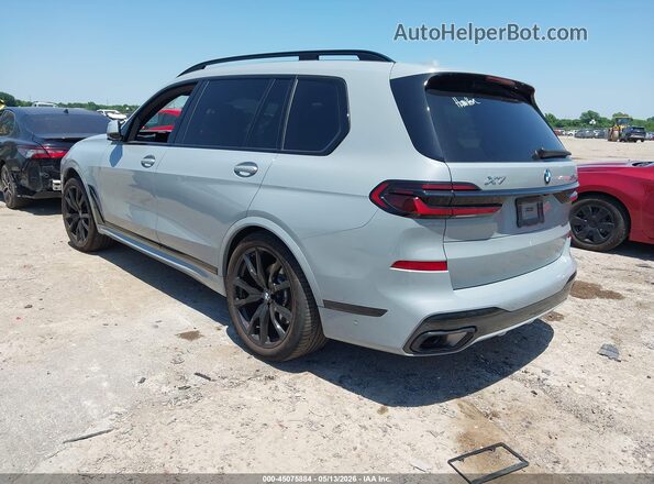 5UX23EM03R9V45818 2024 BMW X7 Light Blue 