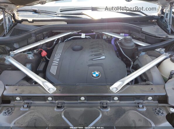 5UX23EM03R9V45818 2024 BMW X7 Light Blue 