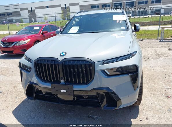 5UX23EM03R9V45818 2024 BMW X7 Light Blue 