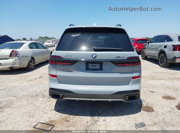 5UX23EM03R9V45818 2024 BMW X7 Light Blue 