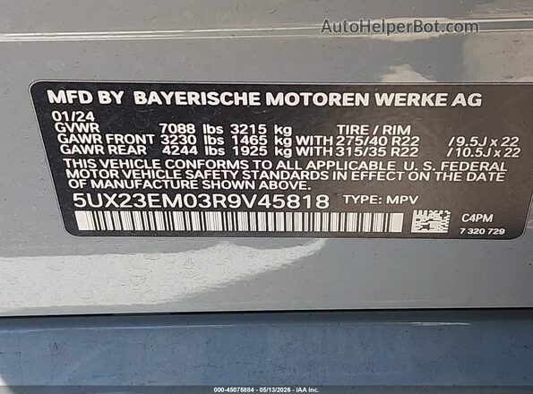 5UX23EM03R9V45818 2024 BMW X7 Light Blue 