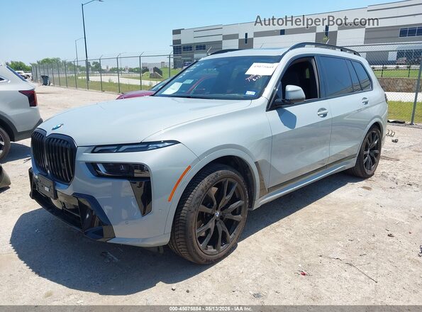 5UX23EM03R9V45818 2024 BMW X7 Light Blue 