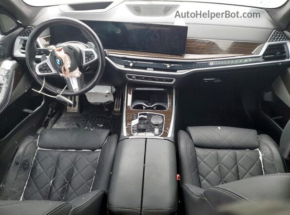 5UX23EM06R9U62884 2024 BMW X7 Gray Dashboard view