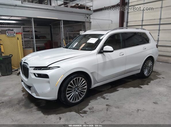 5UX23EM0XR9S24066 2024 BMW X7 Белый Передняя левая четверть