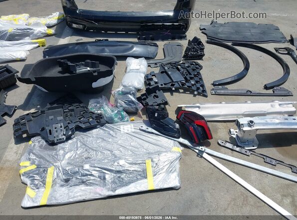 5UX23EM0XT9235964 2026 BMW X7 Black 