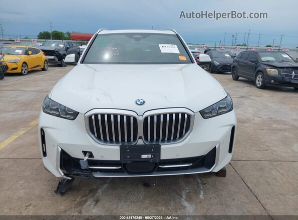 5UX23EU01R9U02589 2024 BMW X5 White ხელსაწყოთა პანელის ხედი