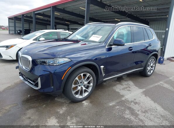 5UX23EU02T9218608 2026 BMW X5 Blue Przód lewy