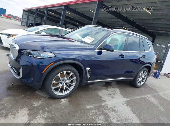 5UX23EU02T9218608 2026 BMW X5 Blue Widok wnętrza 360 stopni