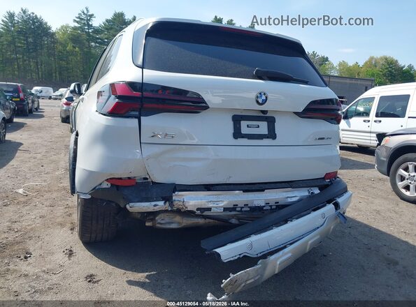 5UX23EU07R9S62564 2024 BMW X5 White წინა ხედი