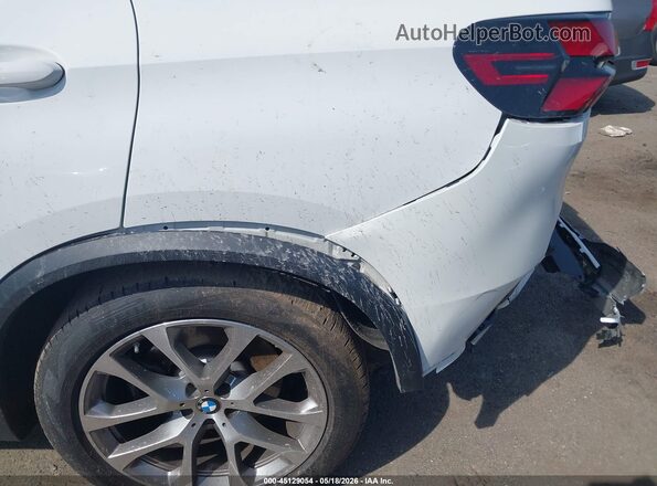 5UX23EU07R9S62564 2024 BMW X5 White 