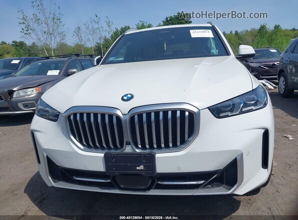 5UX23EU07R9S62564 2024 BMW X5 White ხელსაწყოთა პანელის ხედი