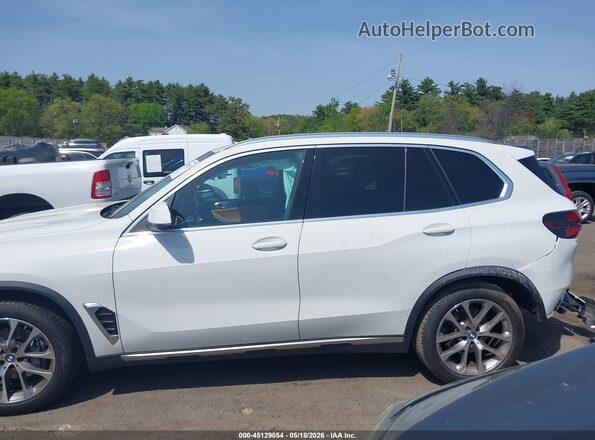 5UX23EU07R9S62564 2024 BMW X5 White სალონის 360-გრადუსიანი ხედი