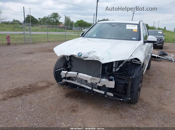 5UX23EU09S9Y86985 2025 BMW X5 Белый Вид спереди