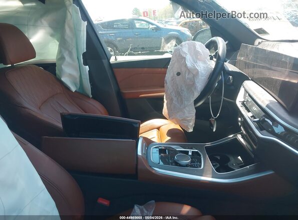5UX23EU0XR9S35505 2024 BMW X5 Черный Вид салона спереди