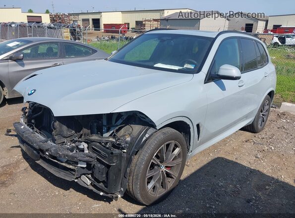 5UX23EU0XR9S62848 2024 BMW X5 Light Blue Front left