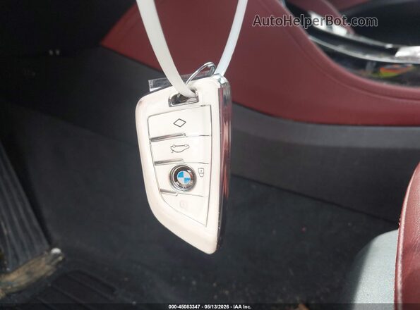 5UX2V1C03M9G26656 2021 BMW X4 White Вид панелі приладів