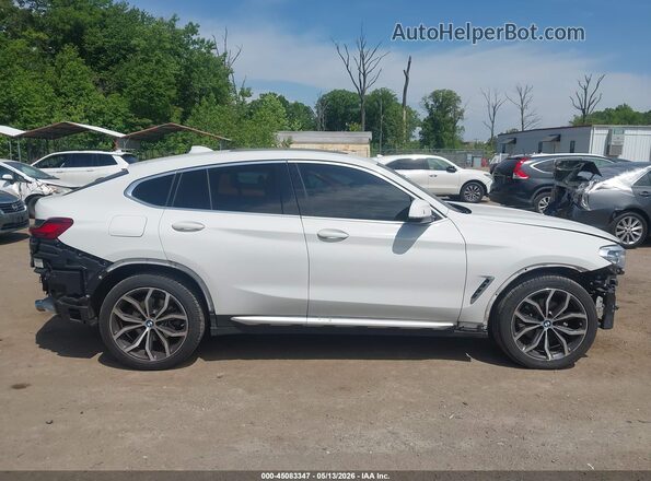 5UX2V1C03M9G26656 2021 BMW X4 White Вид задньої частини салону