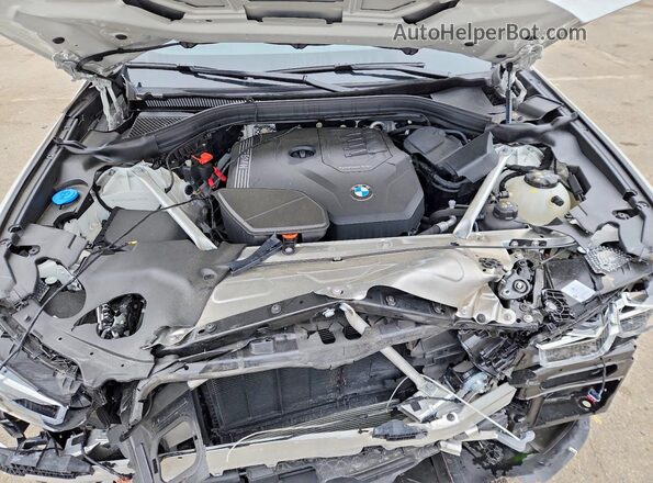 5UX33DT01R9W70929 2024 BMW X4 White Вид підкапотного простору