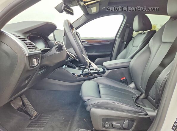 5UX33DT01R9W70929 2024 BMW X4 White Вид салону спереду
