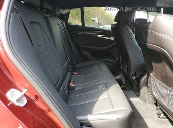 5UX33DT06P9R31386 2023 BMW X4 Red Вид задньої частини салону