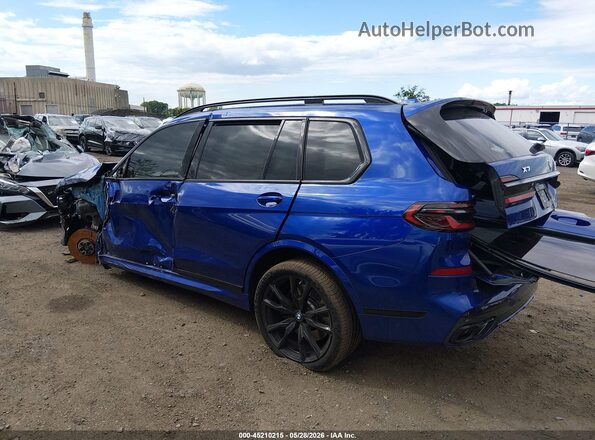 5UX33EM00R9T36170 2024 BMW X7 Blue Вид задньої частини салону
