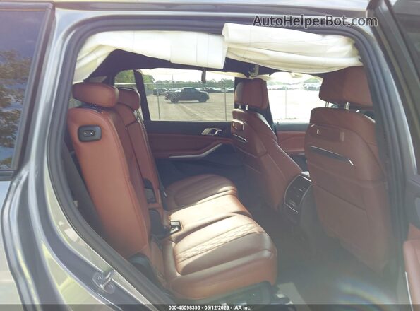 5UX33EM01P9N55877 2023 BMW X7 Gray Вид наклейки з VIN-кодом