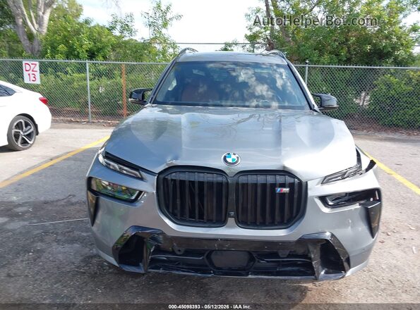 5UX33EM01P9N55877 2023 BMW X7 Gray Вид спереду
