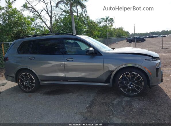 5UX33EM01P9N55877 2023 BMW X7 Gray Вид задньої частини салону