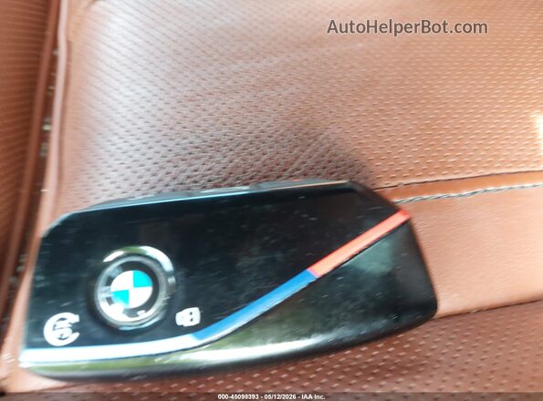 5UX33EM01P9N55877 2023 BMW X7 Gray Вид панелі приладів