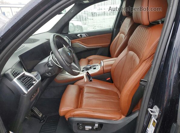 5UX33EM05S9X81199 2025 BMW X7 Black 