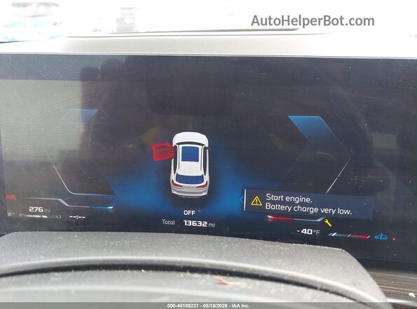5UX33EU05R9T28758 2024 BMW X5 White Rear seats view