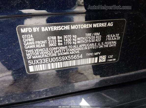 5UX33EU05S9X55654 2025 BMW X5 Blue Vista del compartimento del motor