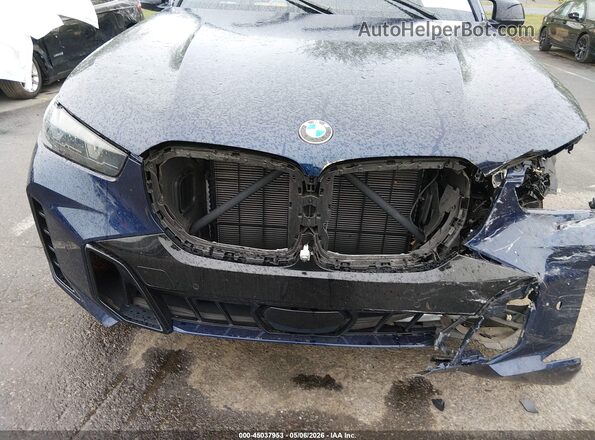5UX33EU05S9X55654 2025 BMW X5 Blue Vista frontal