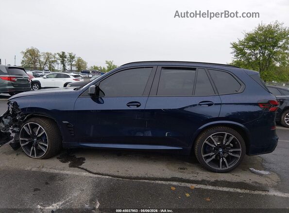 5UX33EU05S9X55654 2025 BMW X5 Blue Vista interior de 360 grados