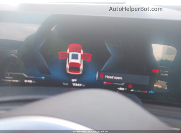 5UX33EU08S9Z18068 2025 BMW X5 White Widok tylnych siedzeń
