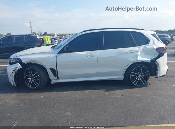 5UX33EU08S9Z18068 2025 BMW X5 White Widok z przodu